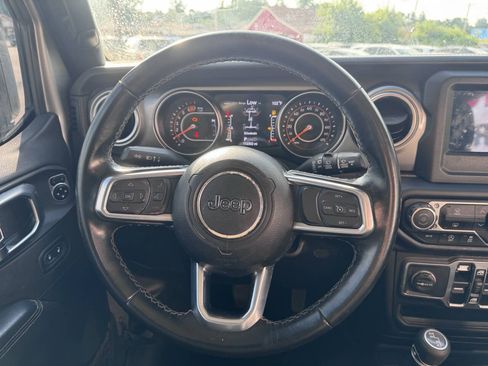 Used 2020 Jeep Wrangler Unlimited Sahara AWD/4WD image 22