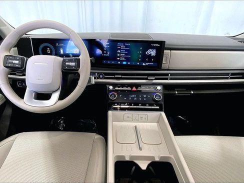 Used 2025 Hyundai Santa Fe SEL FWD image 14