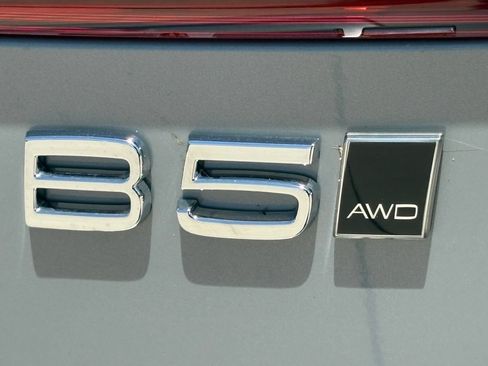 New 2026 Volvo XC60 B5 Plus w/ Protection Package Premier AWD/4WD image 10