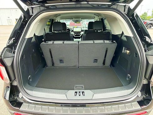 Used 2026 Ford Explorer Active w/ Active Comfort Package AWD/4WD image 28