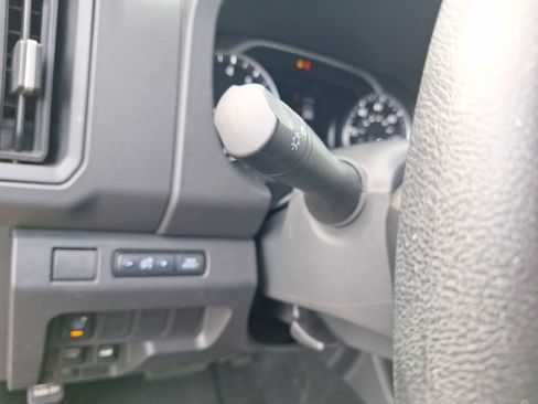 Used 2025 Nissan Frontier S image 17