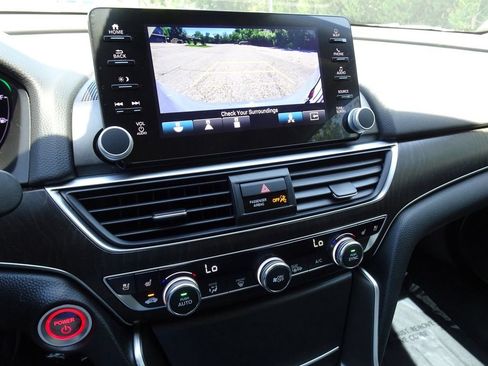 Used 2021 Honda Accord Touring image 19