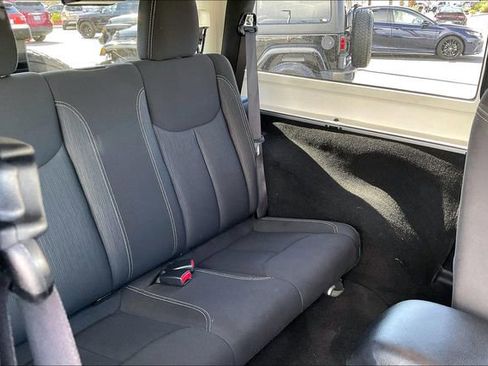 Used 2018 Jeep Wrangler Sahara w/ Connectivity Group image 25