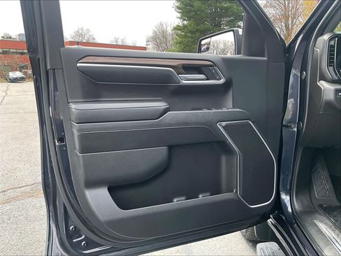 Used 2024 Chevrolet Silverado 1500 LT image 9