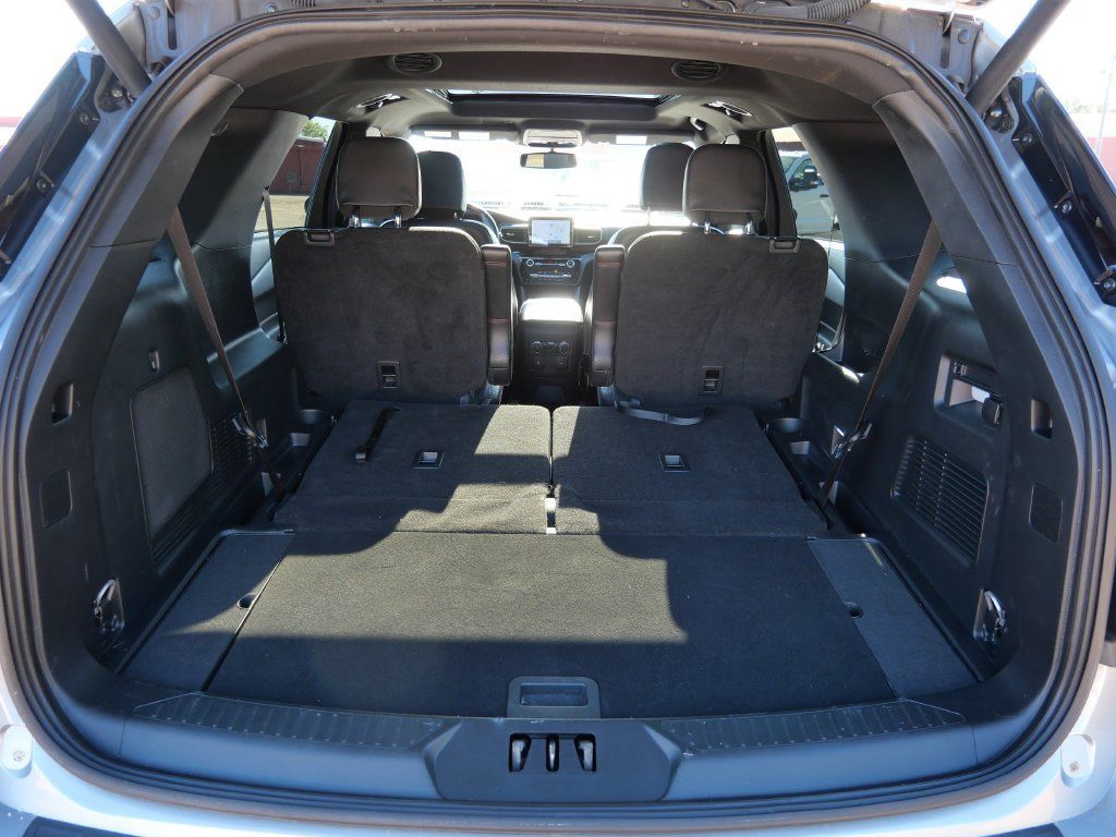 Used 2023 Ford Explorer ST-Line w/ Class IV Trailer Tow Package AWD/4WD image 9