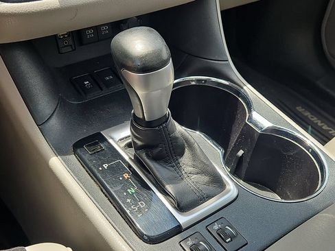 Used 2018 Toyota Highlander XLE AWD/4WD image 31