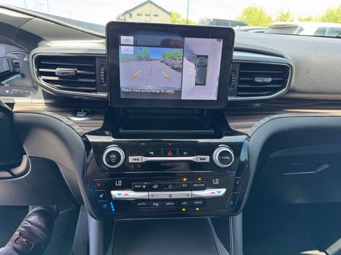 Used 2021 Ford Explorer Limited w/ Class III Trailer Tow Package AWD/4WD image 21