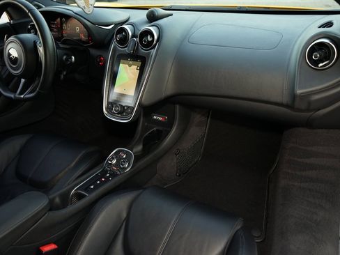 Used 2016 McLaren 570S Coupe image 18