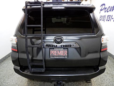Used 2018 Toyota 4Runner SR5 Premium AWD/4WD image 5