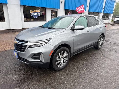 Used 2024 Chevrolet Equinox LT AWD/4WD image 2
