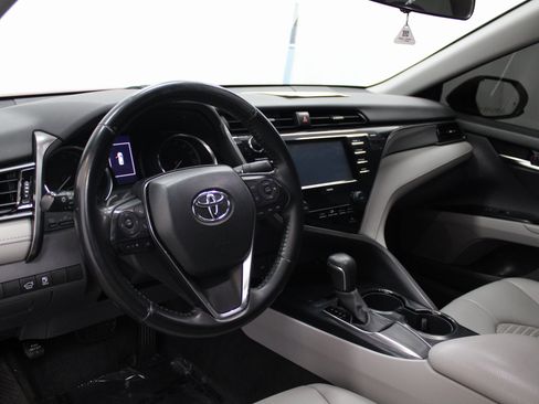 Used 2020 Toyota Camry SE image 15