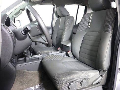 Used 2016 Nissan Frontier PRO-4X image 26