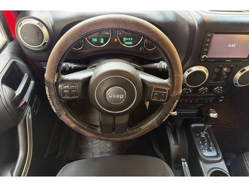 Used 2014 Jeep Wrangler Unlimited Rubicon w/ Connectivity Group AWD/4WD image 16