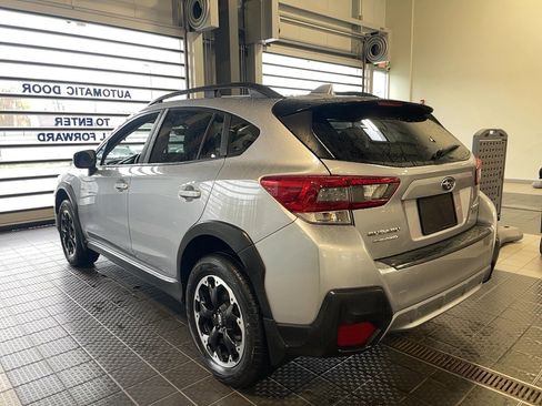 Used 2021 Subaru Crosstrek 2.0i Premium image 18