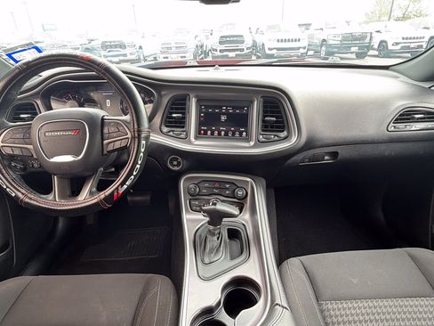 Used 2019 Dodge Challenger SXT w/ Driver Convenience Group RWD image 17