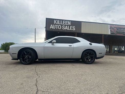 Used 2022 Dodge Challenger SXT w/ Blacktop Package RWD image 2