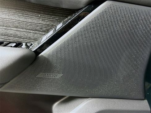 New 2026 Land Rover Range Rover Velar Dynamic SE image 20