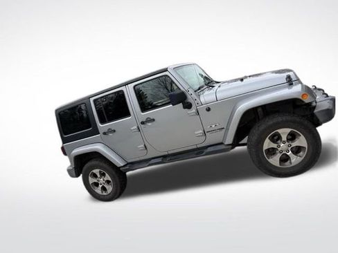 Used 2018 Jeep Wrangler Unlimited Sahara image 1