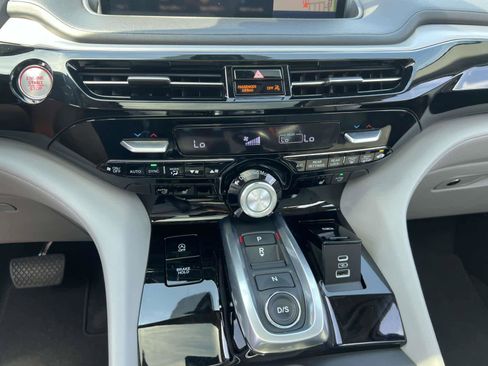 Used 2023 Acura MDX SH-AWD w/ Technology Package image 22