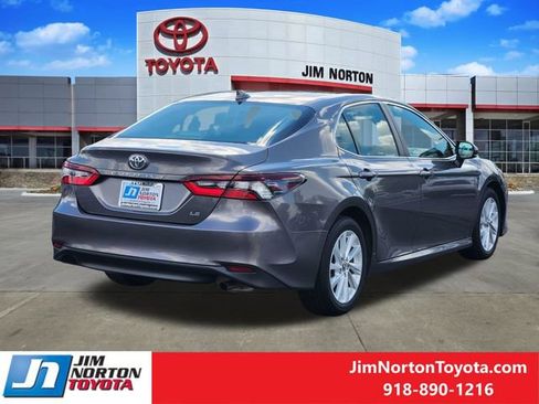 Used 2024 Toyota Camry LE FWD image 5