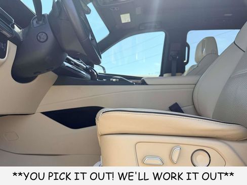 Used 2024 Cadillac Escalade ESV Premium Luxury RWD image 23