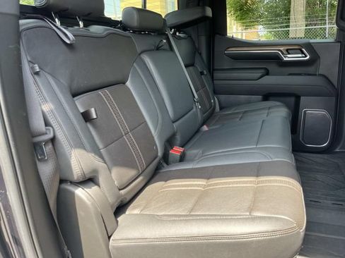 Used 2023 Chevrolet Silverado 1500 High Country w/ High Country Premium Package AWD/4WD image 25
