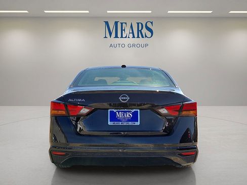 Used 2025 Nissan Altima 2.5 SV image 4