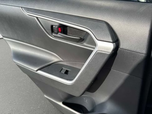 Used 2020 Toyota RAV4 LE w/ All Weather Liner Package AWD/4WD image 10