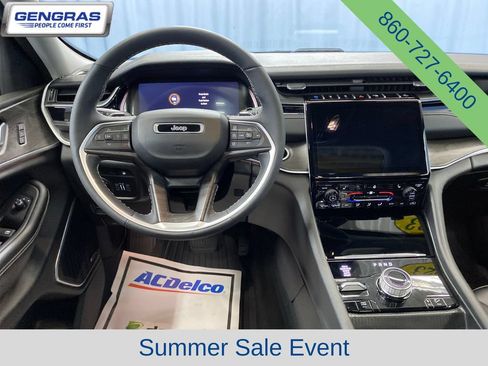 Used 2023 Jeep Grand Cherokee 4WD 4xe image 32