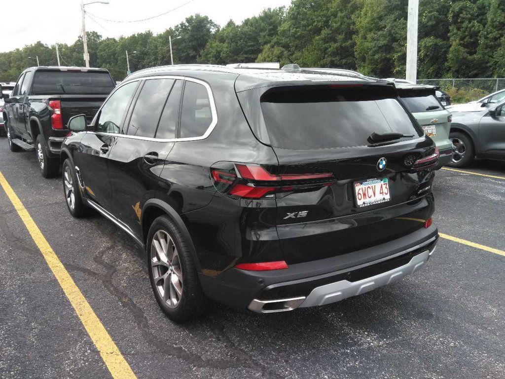 Used 2026 BMW X5 xDrive40i w/ Climate Comfort Package AWD/4WD image 2