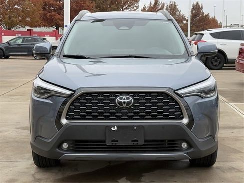 Used 2023 Toyota Corolla Cross XLE image 8
