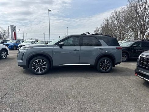 New 2026 Nissan Pathfinder Platinum image 7