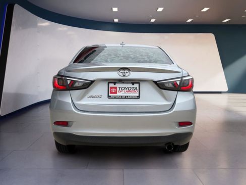 Used 2019 Toyota Yaris LE image 4