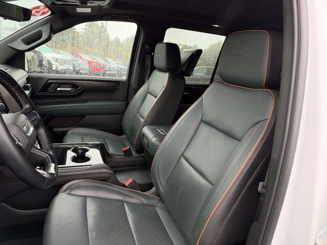 Used 2025 GMC Yukon AT4 w/ AT4 Premium Plus Package AWD/4WD image 27