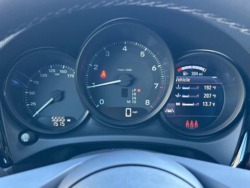 Certified 2025 Porsche Macan AWD/4WD image 28
