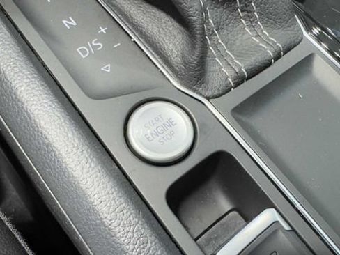 Used 2022 Volkswagen Atlas SE w/ Black Wheel Package FWD image 27