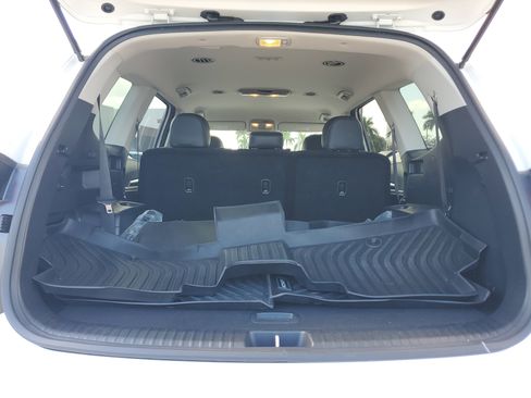 Used 2024 Kia Telluride LX image 14