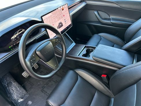 Used 2024 Tesla Model X Base image 10