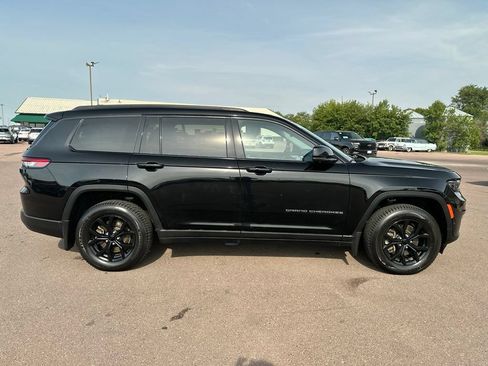Used 2022 Jeep Grand Cherokee L Limited w/ Luxury Tech Group II AWD/4WD image 37