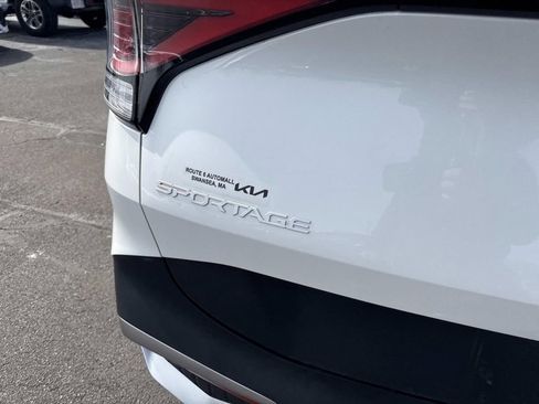 Used 2023 Kia Sportage LX image 5