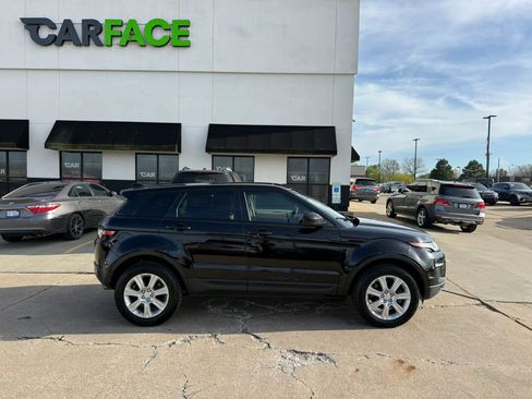 Used 2017 Land Rover Range Rover Evoque SE image 18