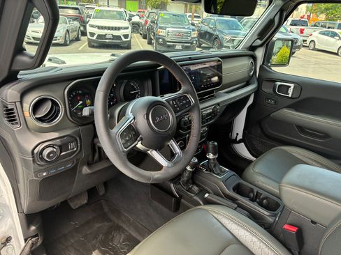 Used 2024 Jeep Wrangler High Altitude AWD/4WD image 15