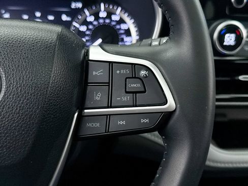Used 2023 Toyota Highlander XLE FWD image 36