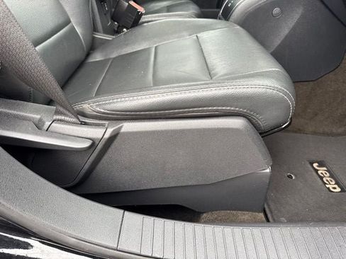 Used 2015 Jeep Patriot High Altitude AWD/4WD image 29