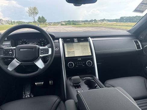 New 2025 Land Rover Discovery Dynamic SE AWD/4WD image 10