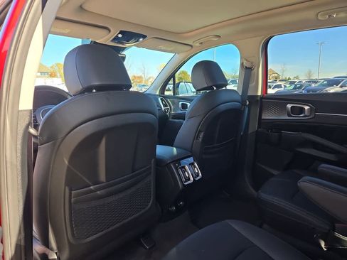 Certified 2022 Kia Sorento SX image 17