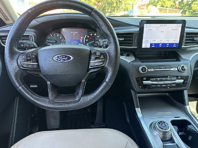 Used 2020 Ford Explorer XLT w/ Equipment Group 202A AWD/4WD image 15