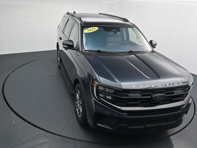 Used 2025 Ford Expedition Active AWD/4WD image 28