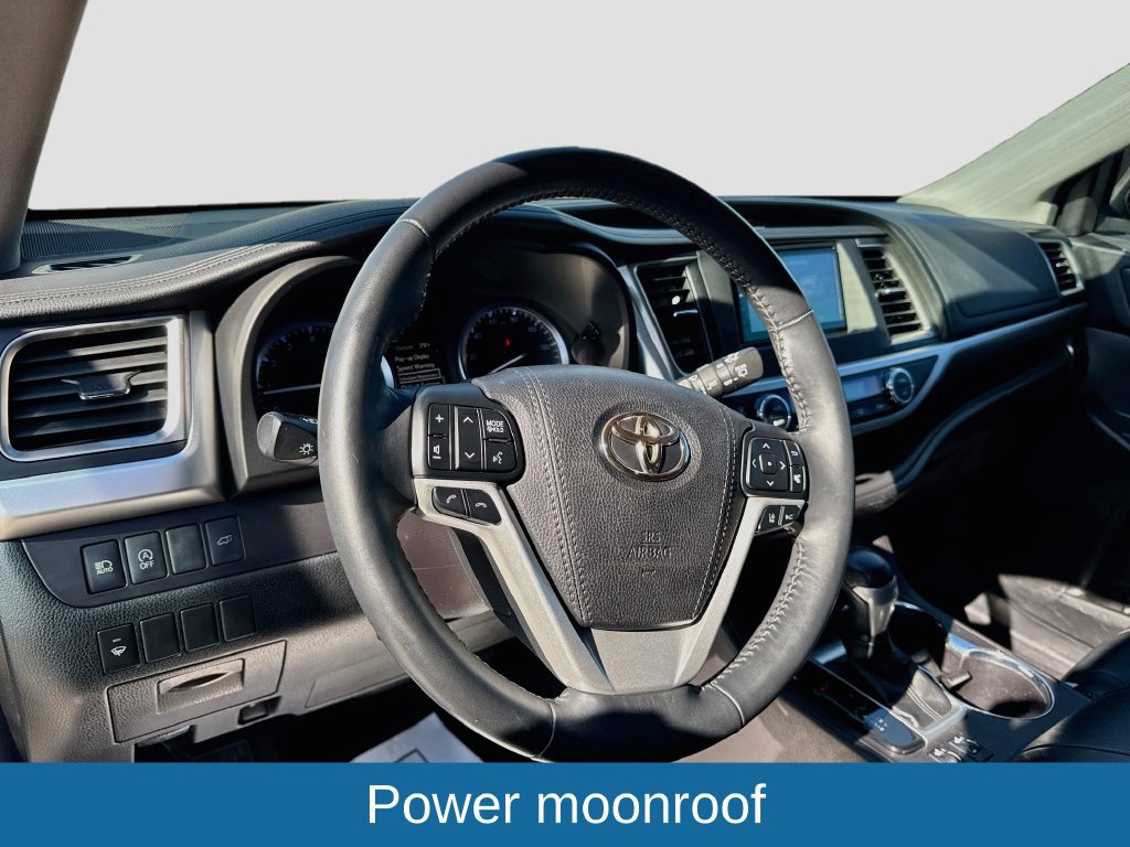 Used 2018 Toyota Highlander SE FWD image 10
