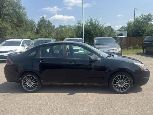 Used 2011 Ford Focus SES w/ 401A Rapid Spec Order Code FWD image 4